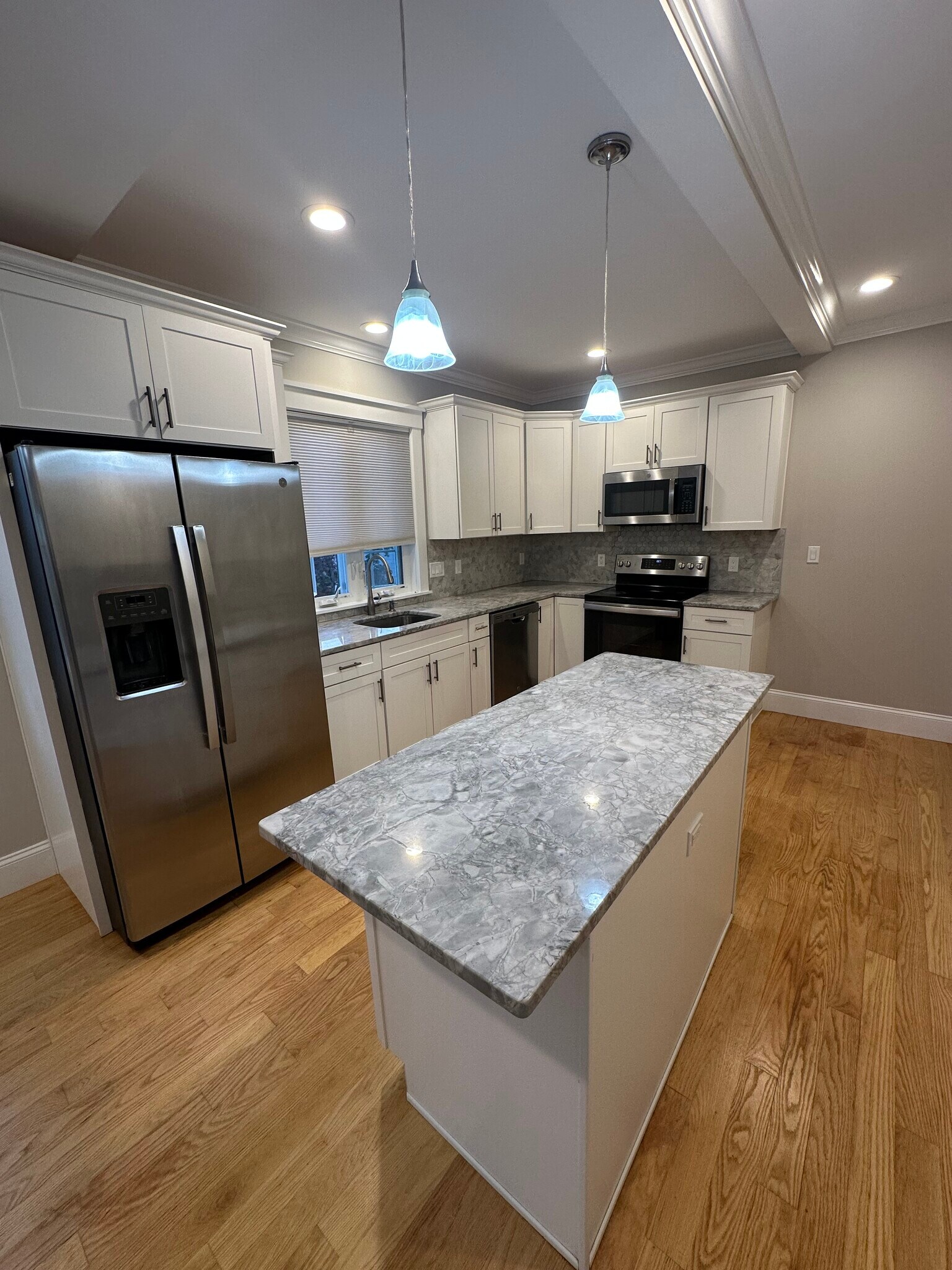 Building Photo - 127 Marblehead St