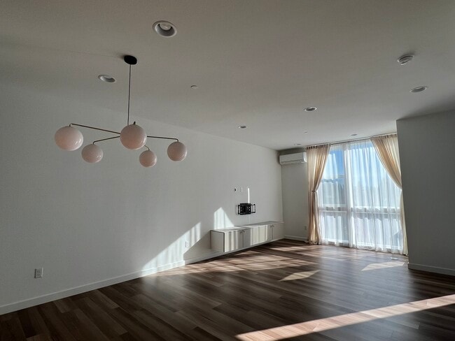 Building Photo - 16604 NE 85th St