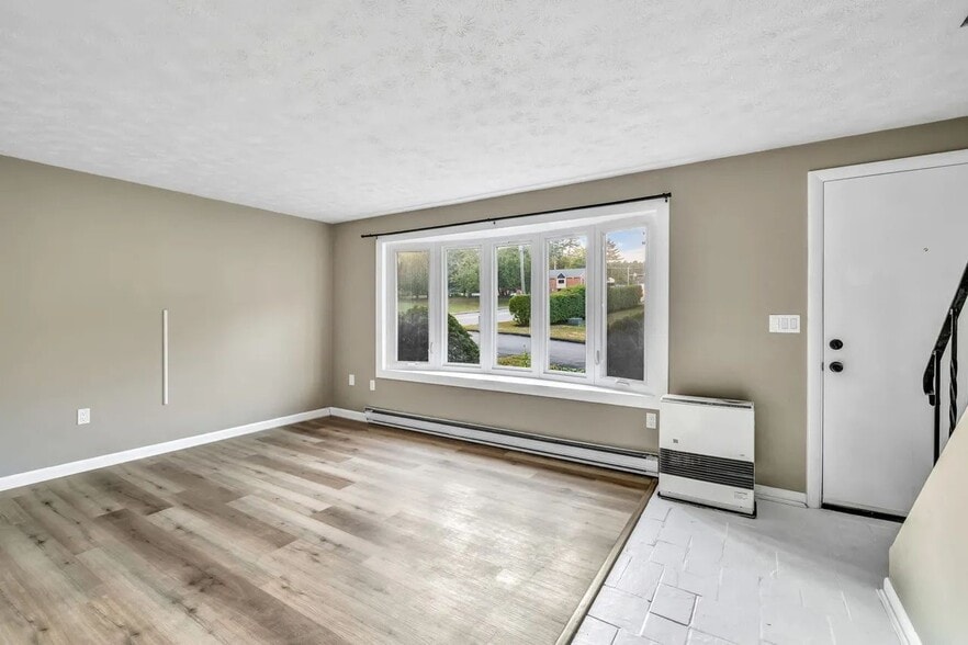 Building Photo - 375 Bridgton Rd