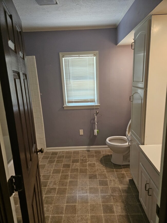 Building Photo - Garland House