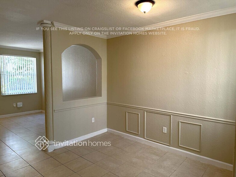 Building Photo - 16945 SW 34th St