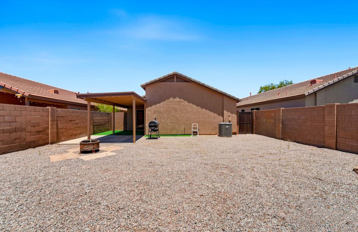 Building Photo - 42551 W Hillman Dr