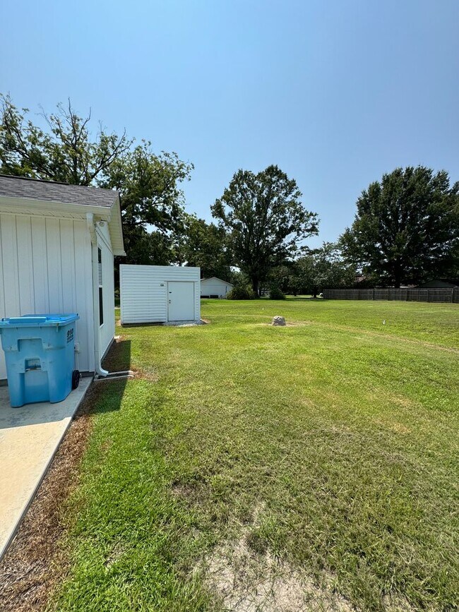 Building Photo - 503 Pecan Tree Ln