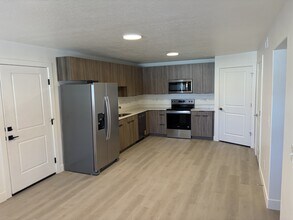 Building Photo - 1103 Sawmill Blvd E