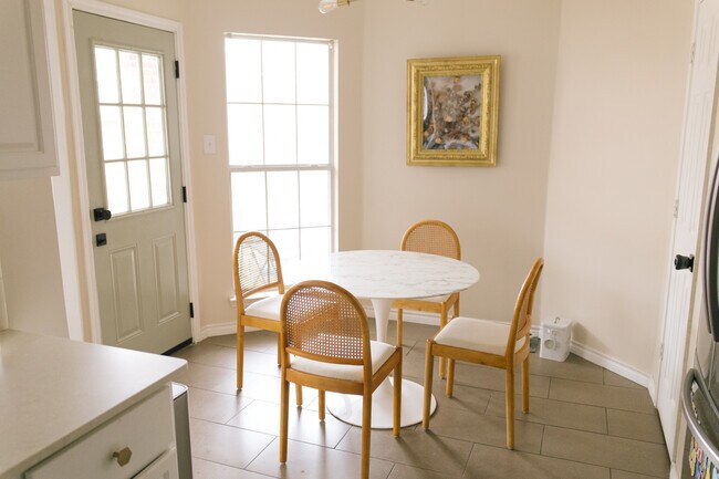 Building Photo - 4812 Buckskin Dr