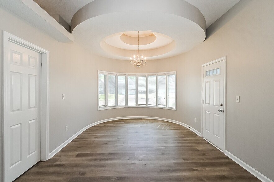 Building Photo - 6157 Braybourne Main