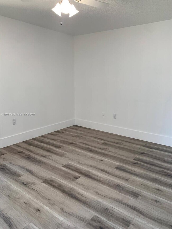 Building Photo - 9033 SW 123rd Ct