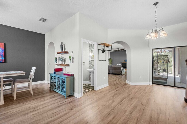 Building Photo - Lake Jovita Home for Rent