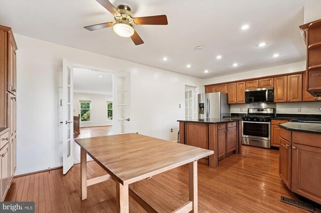Building Photo - 7213 Swansong Wy
