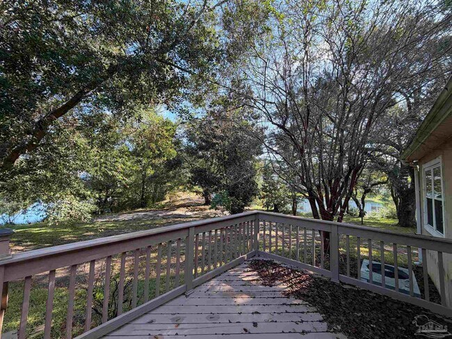 Building Photo - 1490 Chalet Pl