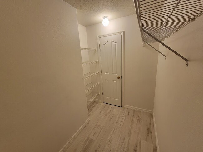 Building Photo - 2725 Feiffer Cir