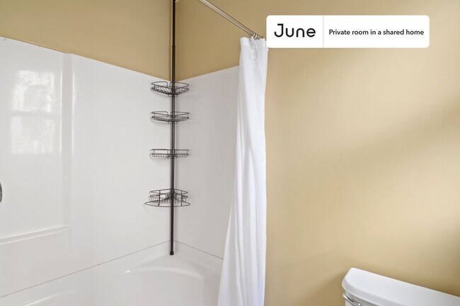 Building Photo - Room in Shared 6 bed/2 bath home