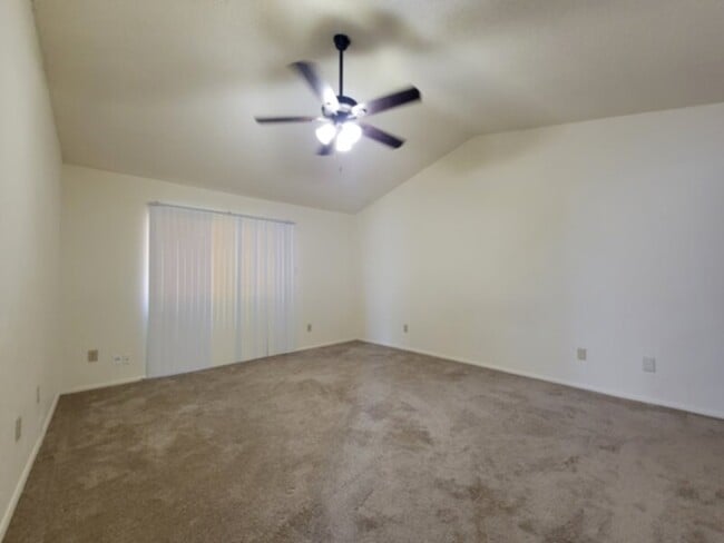 Building Photo - ***3 BEDROOM 2 BATH in Mesquite***