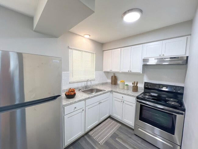 Interior Photo - 3188-3192 Sashabaw Rd.