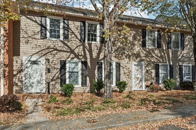 Building Photo - 3915 Valley Ct