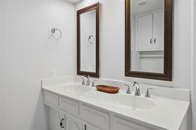 Building Photo - 10504 Berry Knoll Dr