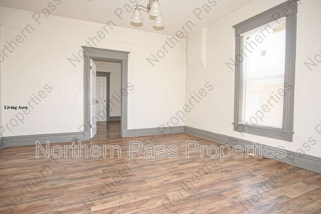 Building Photo - 2111 Portland Ave