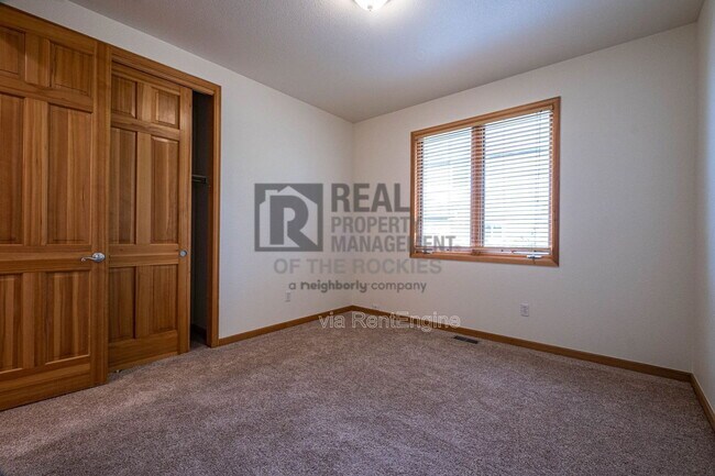 Building Photo - 5436 Hunter Dr