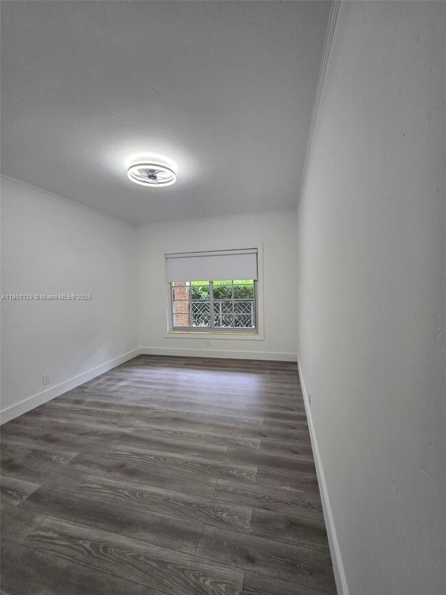 Building Photo - 2131 Calais Dr