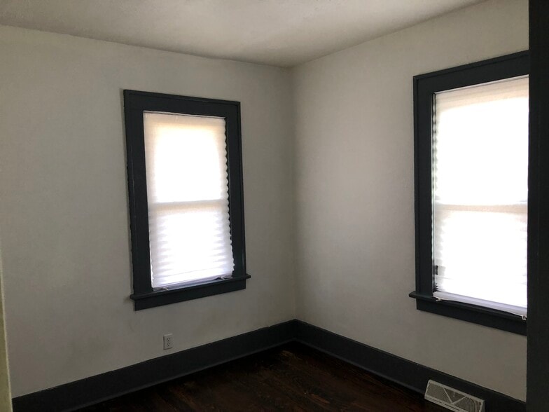 room #2 - 1629 Michigan st