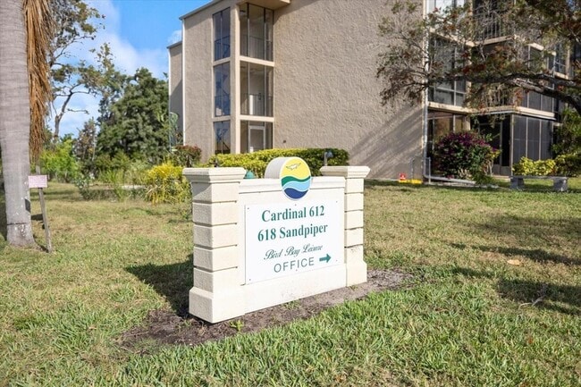 Building Photo - 612 Bird Bay Dr S