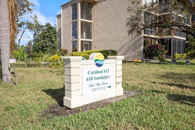 Building Photo - 618 Bird Bay Dr S