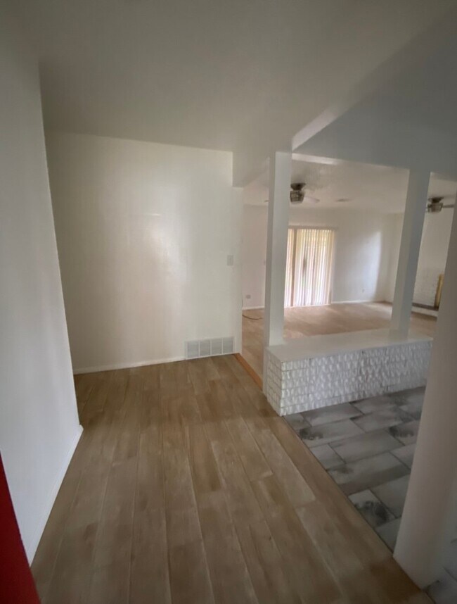 Building Photo - 7105 S McKinley Ave