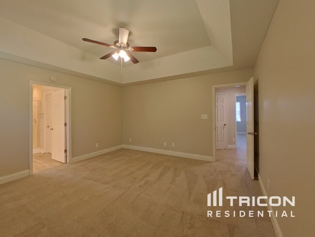 Building Photo - 5604 Bluff Ct
