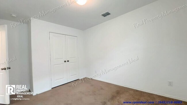Building Photo - $2,300 - 4bed/ 2Bath - Stunning house in F...