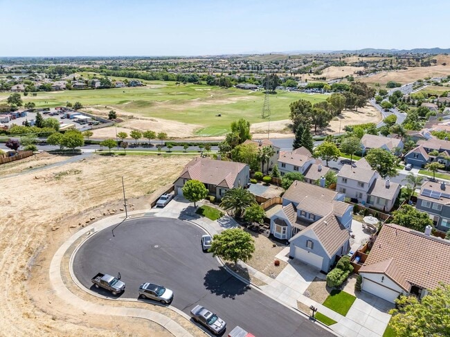Building Photo - Gorgeous 4 Bedroom with SOLAR in Shadow Lakes!