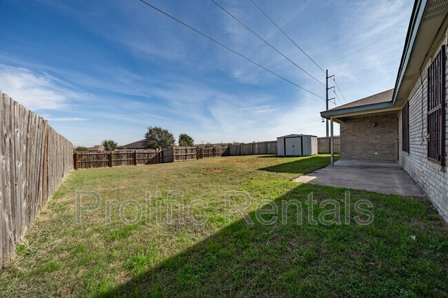 Building Photo - 3211 Tom Lockett Dr