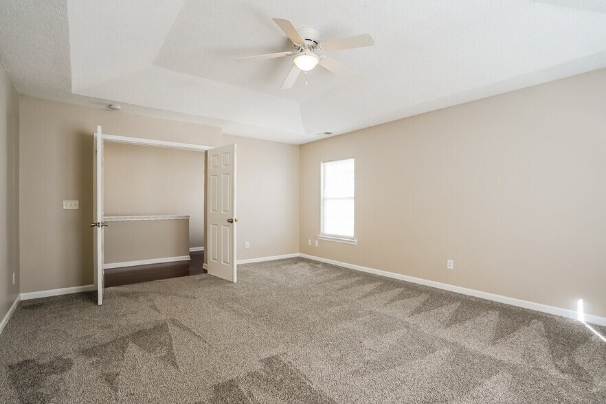 Building Photo - 6011 Paducah Dr