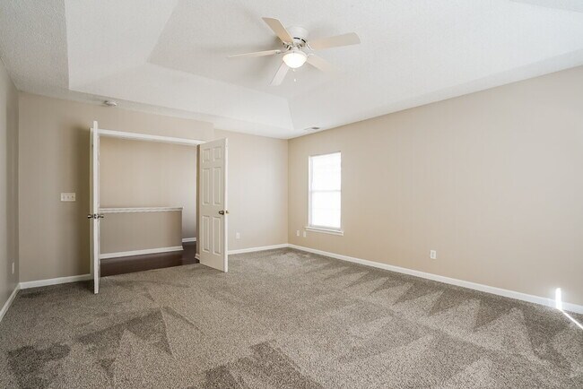 Building Photo - 6011 Paducah Dr