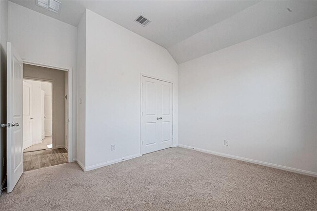 Building Photo - 3926 Sugardale St