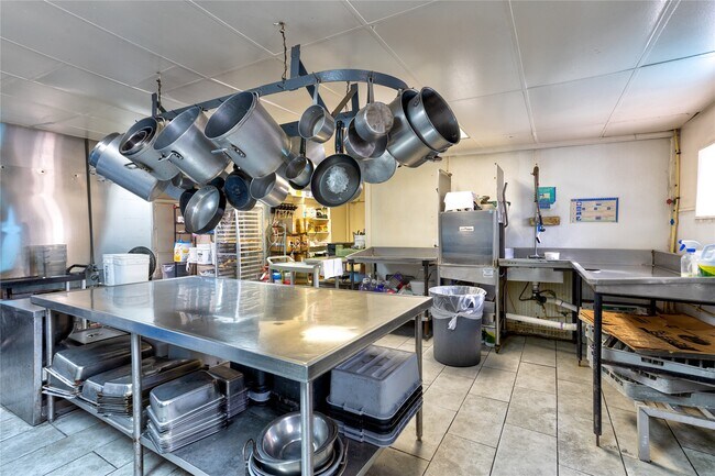 Building Photo - 2414 S Gordon St