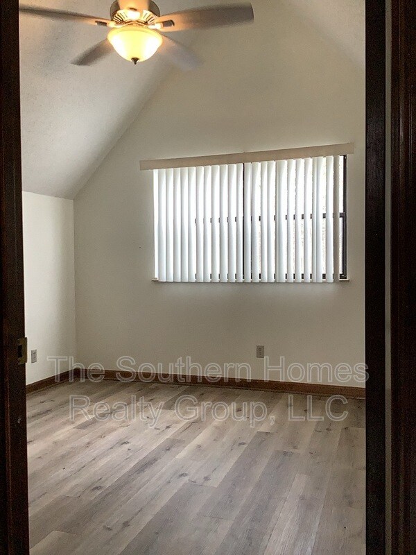 Building Photo - 1221 S Matlock Ave