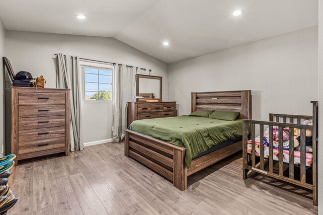 Building Photo - 44570 Johnston Dr