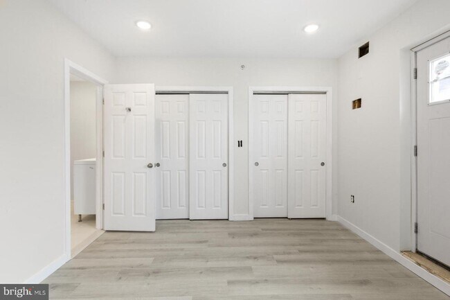 Building Photo - 223 S 45th St