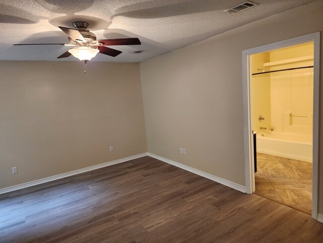 Building Photo - 5729 Bronco Pl