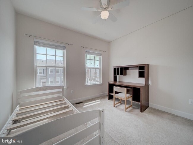 Building Photo - 8832 Englewood Farms Dr