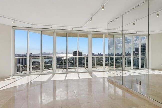 Building Photo - 7330 Ocean Terrace