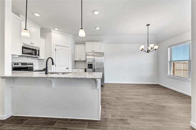 Building Photo - 266 S Coventry