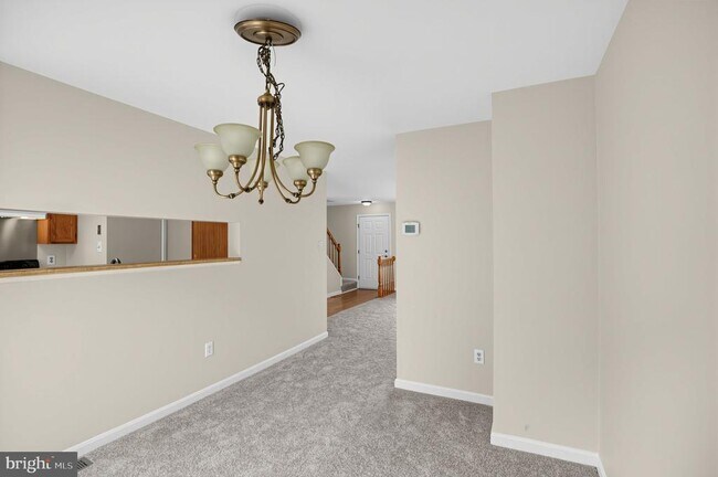 Building Photo - 502 Meadowmist Way