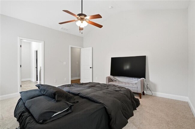 Building Photo - 612 Stevens Pl