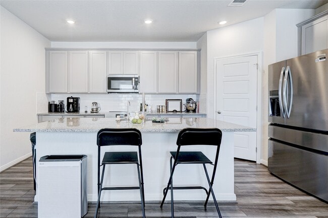 Building Photo - 1560 Arcadian Lily