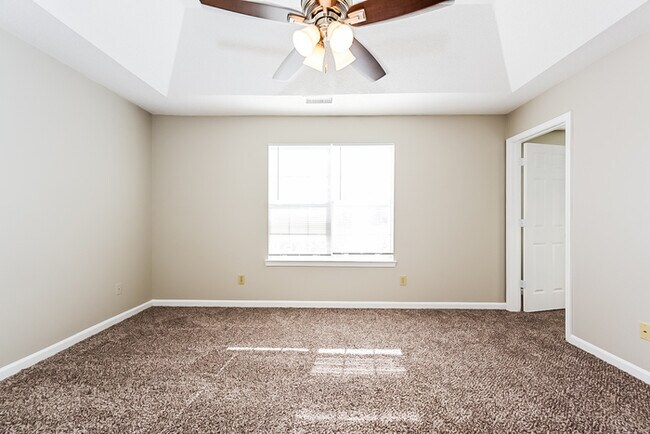 Building Photo - Fantastic 4bd/2.5ba home! Let yourself in!