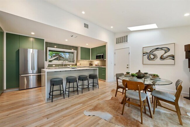 Building Photo - 2314 Westforest Dr