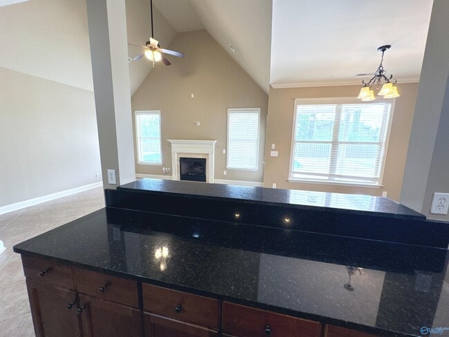 Building Photo - 126 Windridge Way SW