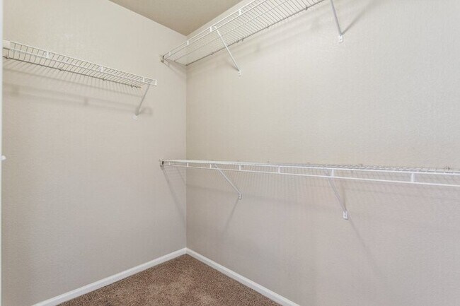 Building Photo - Well-Maintained 3-Bedroom Townhome with Central A/C and Open Layout