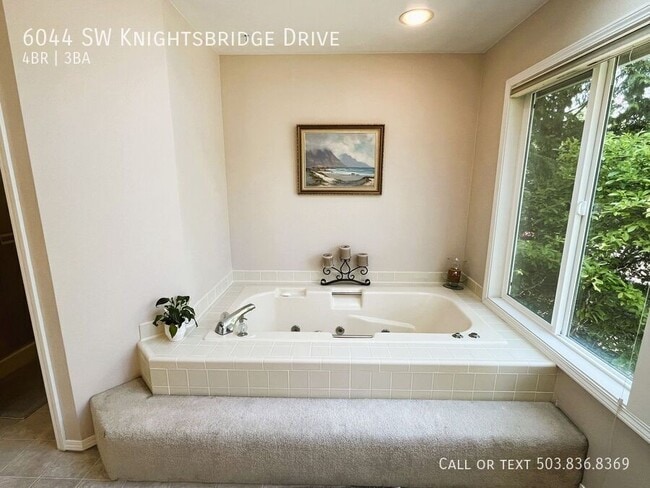 Building Photo - 6044 SW Knightsbridge Dr